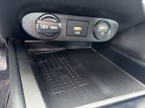 Used 2022 Hyundai Elantra SEL w/ Convenience + Premium Package image 17