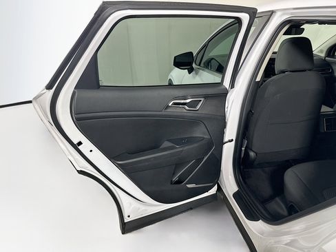Used 2025 Kia Sportage LX FWD image 24