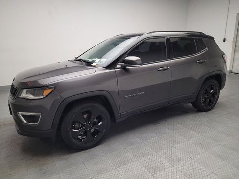 Used 2018 Jeep Compass Limited w/ Navigation Group image 2