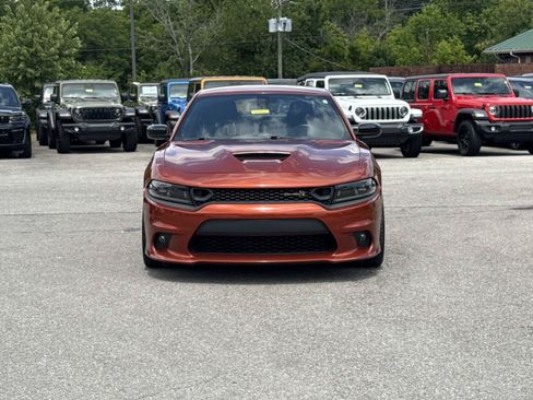Used 2023 Dodge Charger Scat Pack w/ Navigation & Travel Group RWD image 2