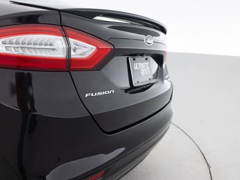 Used 2016 Ford Fusion Titanium image 16