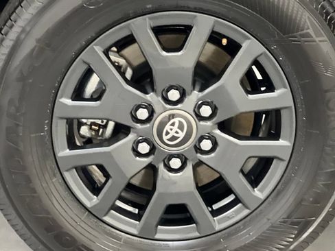 Used 2025 Toyota 4Runner SR5 AWD/4WD image 69