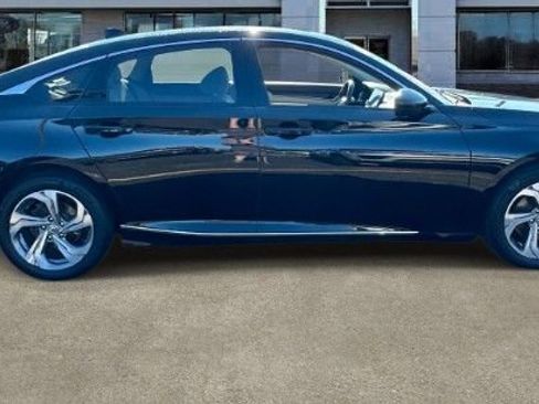 Used 2018 Honda Accord EX image 11