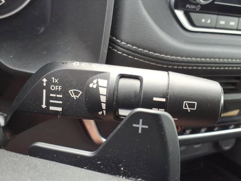 Used 2023 Nissan Rogue SV image 17