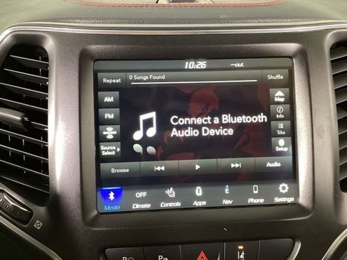 Used 2023 Jeep Cherokee Trailhawk image 24