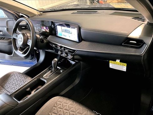 Used 2025 Nissan Kicks SV image 14