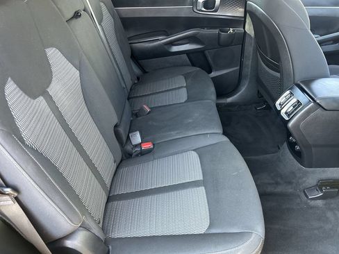 Used 2022 Kia Sorento LX FWD image 10