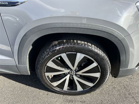 Used 2022 Volkswagen Taos SE image 13