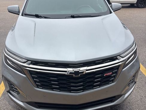 Used 2023 Chevrolet Equinox RS image 3