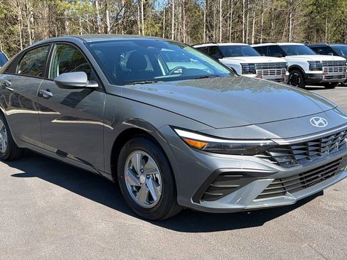 New 2026 Hyundai Elantra SE image 3