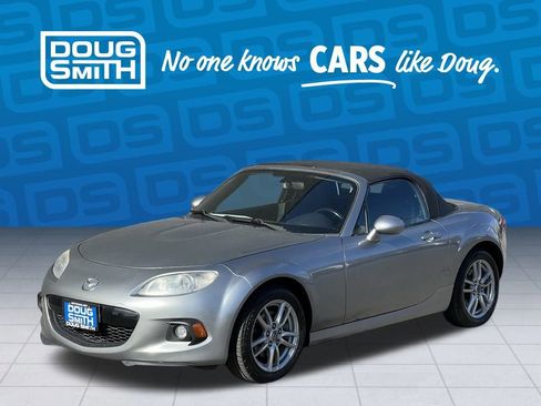 Used 2014 MAZDA MX-5 Miata Sport image 2