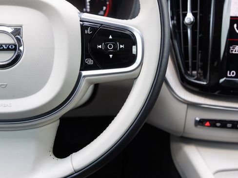 Used 2020 Volvo XC60 T5 Inscription FWD image 16