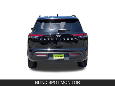 Used 2025 Nissan Pathfinder SV FWD image 9