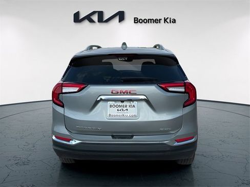 Used 2024 GMC Terrain SLT image 6