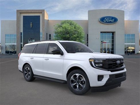 New 2026 Ford Expedition Active image 7