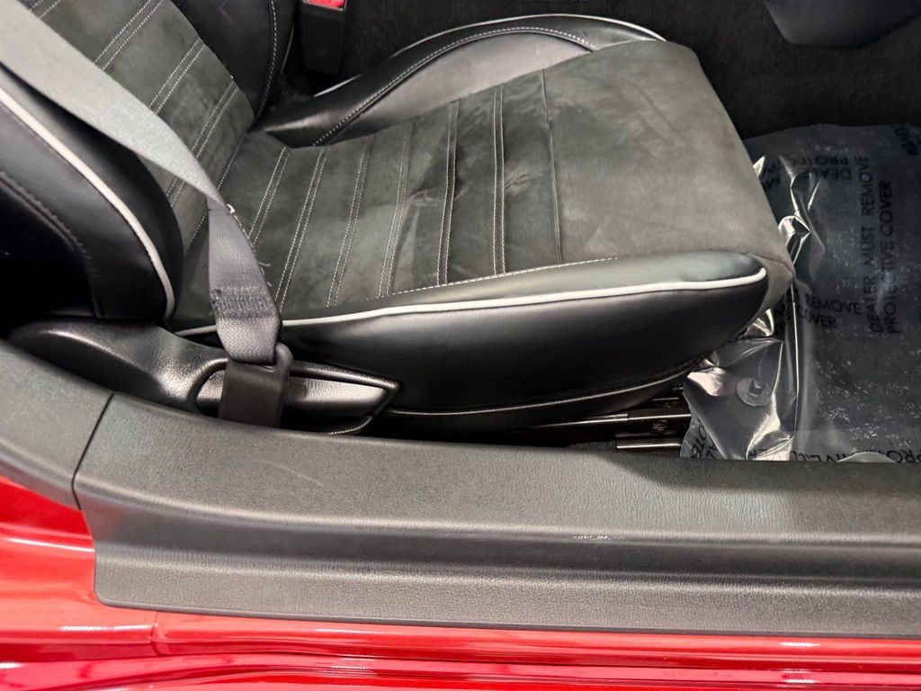 Used 2022 MAZDA MX-5 Miata Club RWD image 19