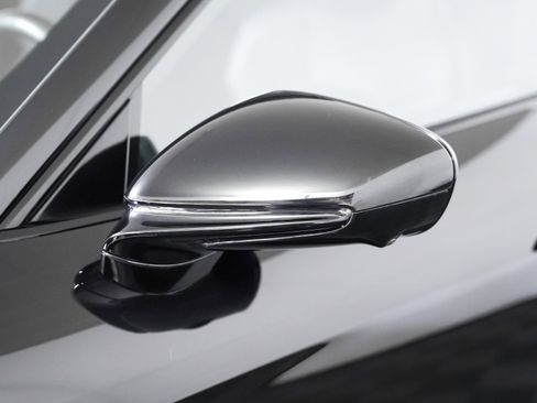 Certified 2020 Porsche Taycan Turbo S image 26