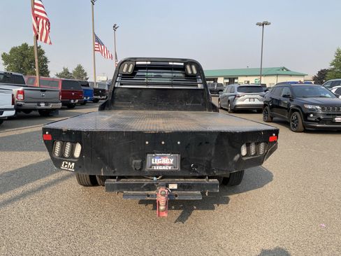 Used 2022 RAM 3500 Tradesman w/ Chrome Appearance Group AWD/4WD image 4