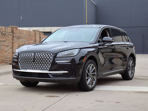 Used 2023 Lincoln Corsair AWD w/ Equipment Group 101A image 2