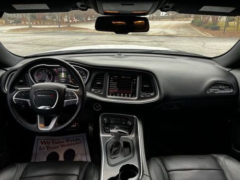 Used 2015 Dodge Challenger R/T Plus image 19