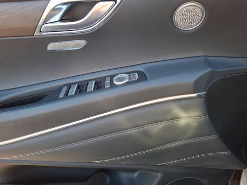 Certified 2025 Genesis GV80 2.5T Select AWD/4WD image 13