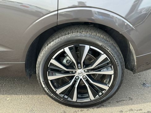 Used 2025 Volvo XC60 B5 Plus AWD/4WD image 13