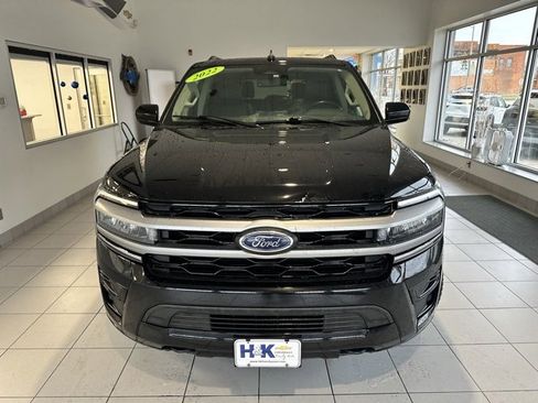 Used 2022 Ford Expedition XLT w/ Equipment Group 202A image 2