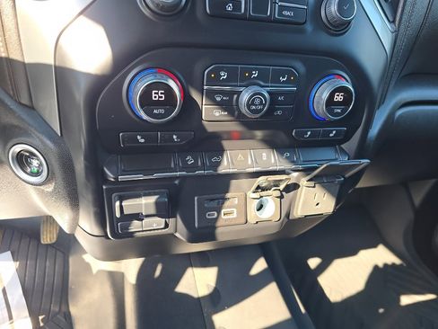 Used 2022 Chevrolet Silverado 2500 LT w/ Convenience Package AWD/4WD image 32