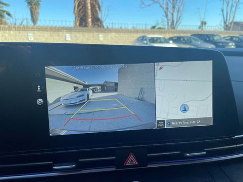 Used 2025 Hyundai Elantra SEL image 24