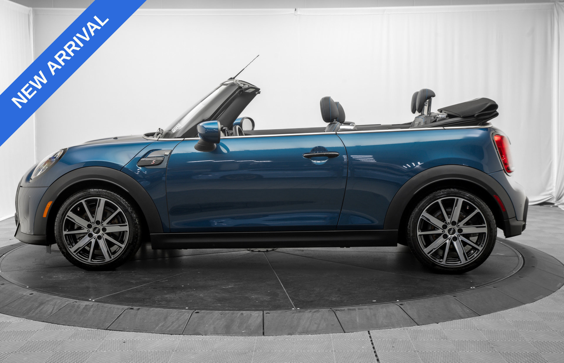 Used 2022 MINI Cooper S w/ Sidewalk Package FWD image 4