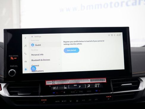 Used 2025 Toyota Sienna XLE Woodland Edition image 51