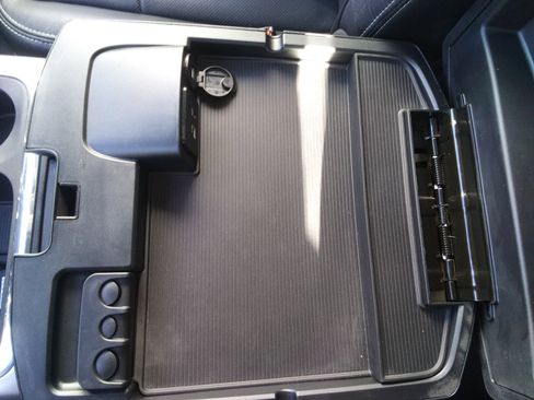 Used 2017 RAM 1500 Laramie w/ Convenience Group image 17