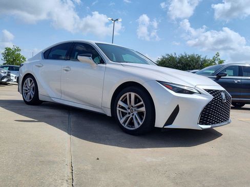 Used 2023 Lexus IS 300 w/ Comfort Package RWD image 8