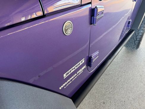 Used 2018 Jeep Wrangler Unlimited Sport S image 9