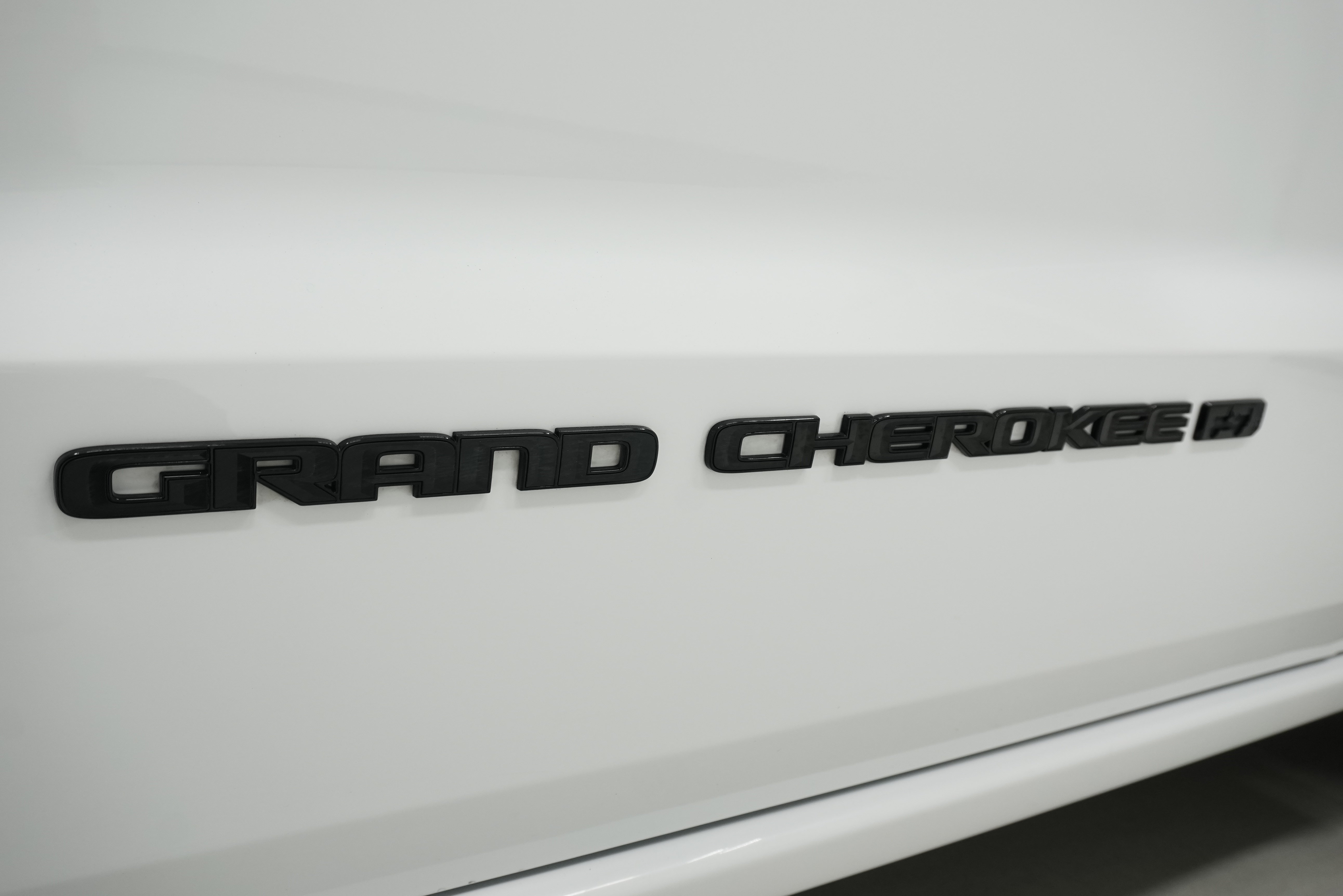 Used 2022 Jeep Grand Cherokee Laredo X RWD image 8