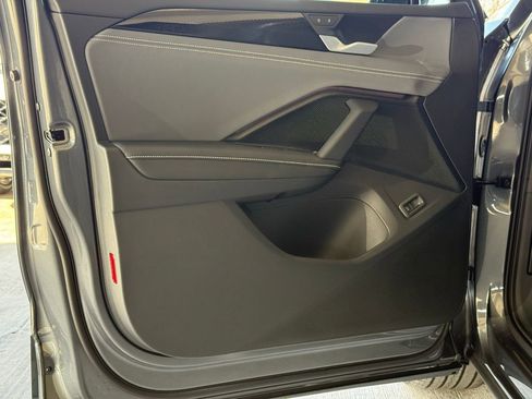 New 2026 Volkswagen Tiguan SE R-Line FWD image 22