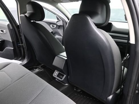 Used 2025 Kia K4 FWD image 14