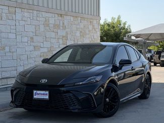 Used 2025 Toyota Camry SE w/ Convenience Package FWD video 2