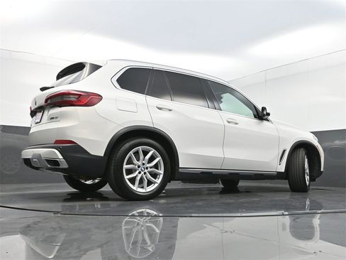 Used 2019 BMW X5 xDrive40i image 32