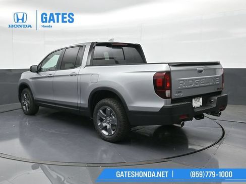 Used 2025 Honda Ridgeline TrailSport image 8