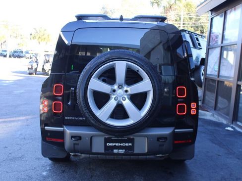 Certified 2025 Land Rover Defender 130 X-Dynamic SE image 8