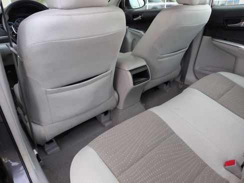 Used 2014 Toyota Camry LE image 17