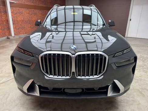 New 2026 BMW X7 xDrive40i image 8