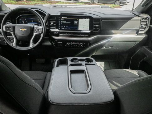 Used 2025 Chevrolet Silverado 2500 LT w/ Convenience Package AWD/4WD image 28