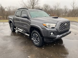 Used 2021 Toyota Tacoma TRD Sport video 1