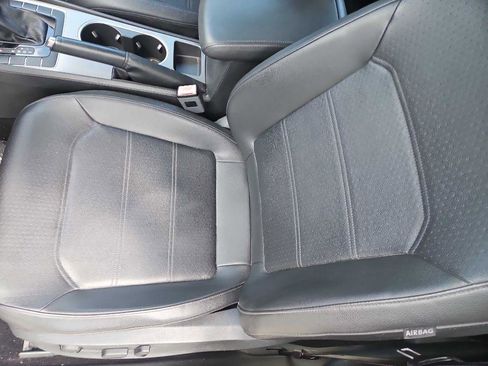 Used 2014 Volkswagen Passat 1.8T SE FWD image 26