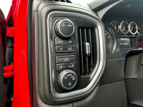 Used 2021 Chevrolet Silverado 1500 LT image 8