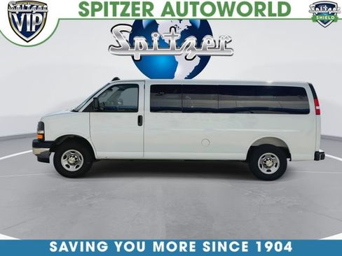 Used 2025 Chevrolet Express 3500 LT w/ LT Preferred Equipment Group RWD image 6