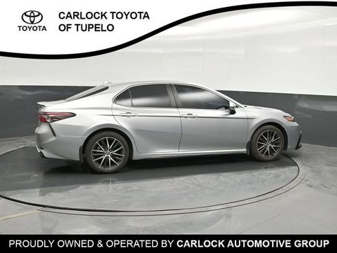 Used 2024 Toyota Camry SE image 4
