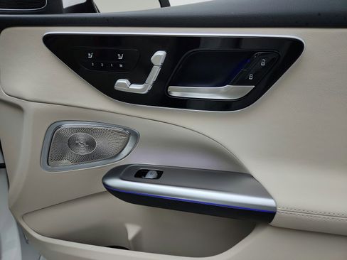 Used 2025 Mercedes-Benz C 300 Sedan image 24